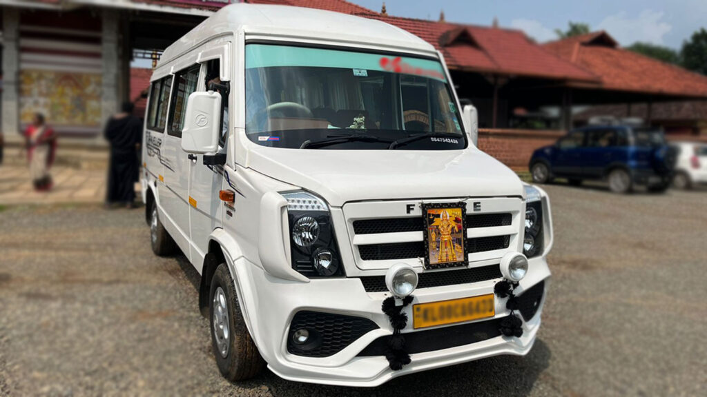 Traveller 17 Seat A/c